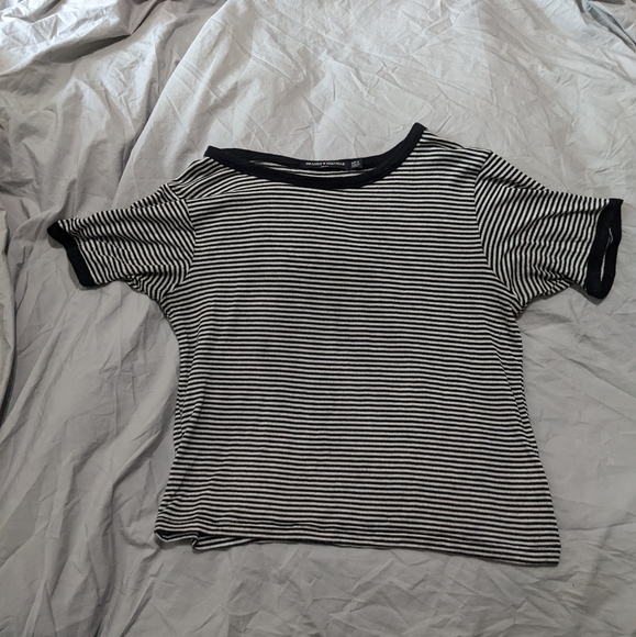 Brandy Melville Tops - **LAST CHANCE! DONATING ON 9/30** Brandy Melville 3/4 Sleeve Crop Top